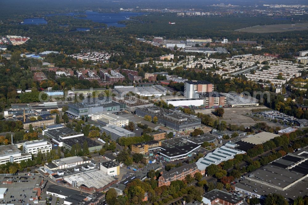 Aerial photograph Berlin - View of the BMW factory in the district of Spandau in Berlin