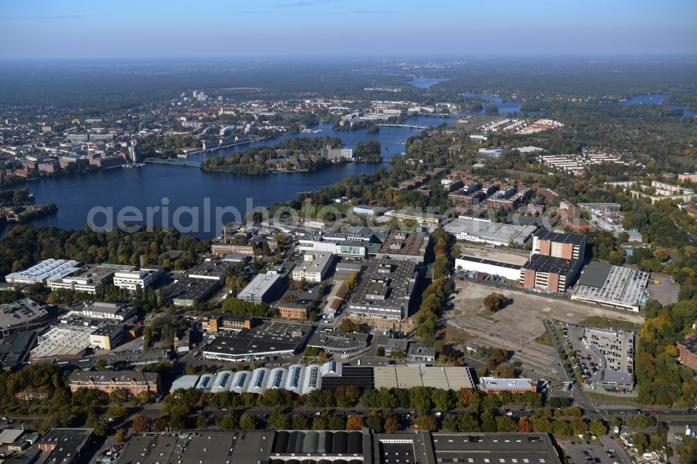 Aerial photograph Berlin - View of the BMW factory in the district of Spandau in Berlin