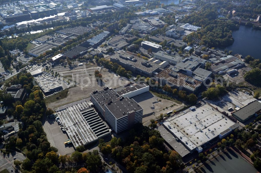 Aerial photograph Berlin - View of the BMW factory in the district of Spandau in Berlin