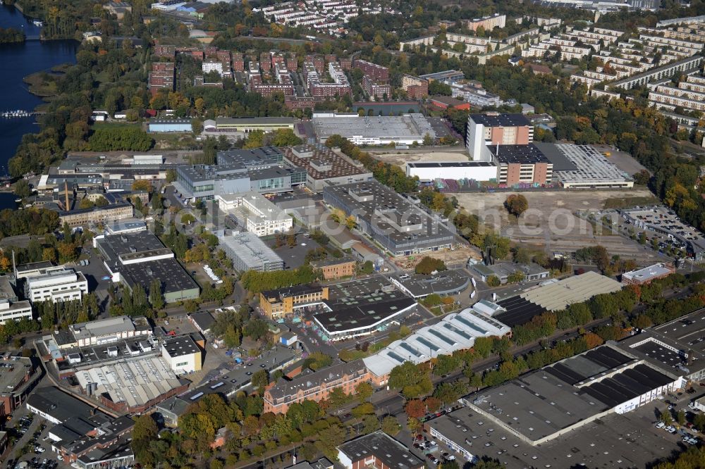 Aerial photograph Berlin - View of the BMW factory in the district of Spandau in Berlin