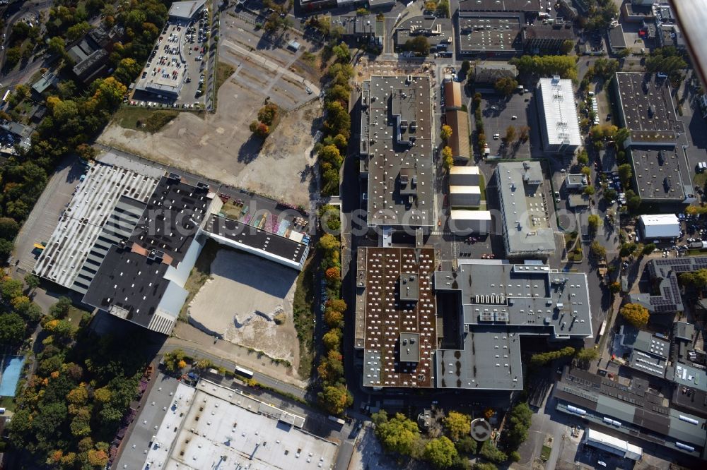 Aerial photograph Berlin - View of the BMW factory in the district of Spandau in Berlin