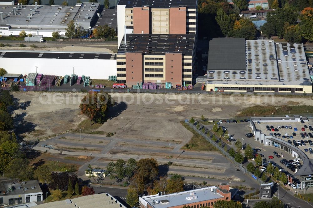 Aerial photograph Berlin - View of the BMW factory in the district of Spandau in Berlin