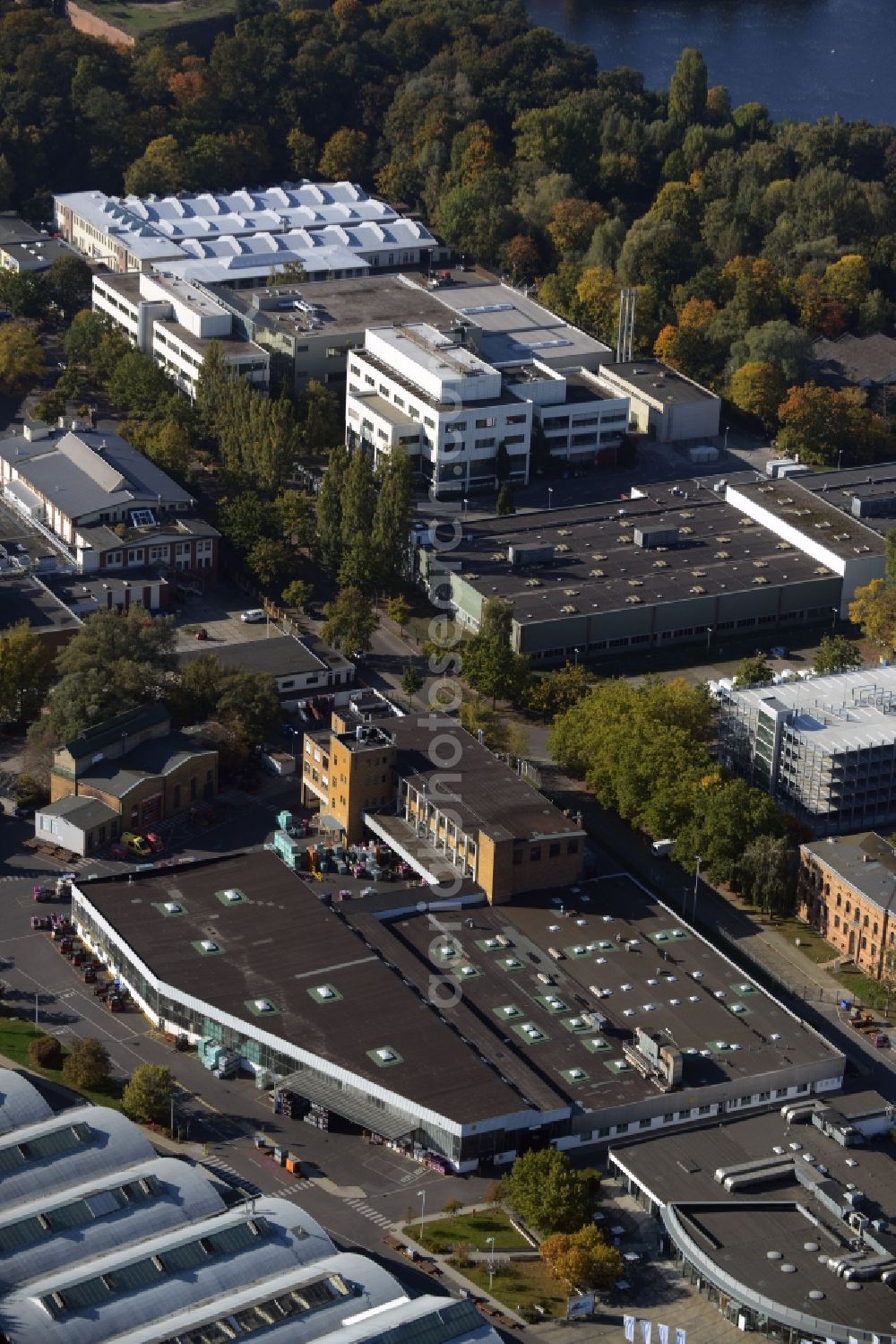 Aerial photograph Berlin - View of the BMW factory in the district of Spandau in Berlin