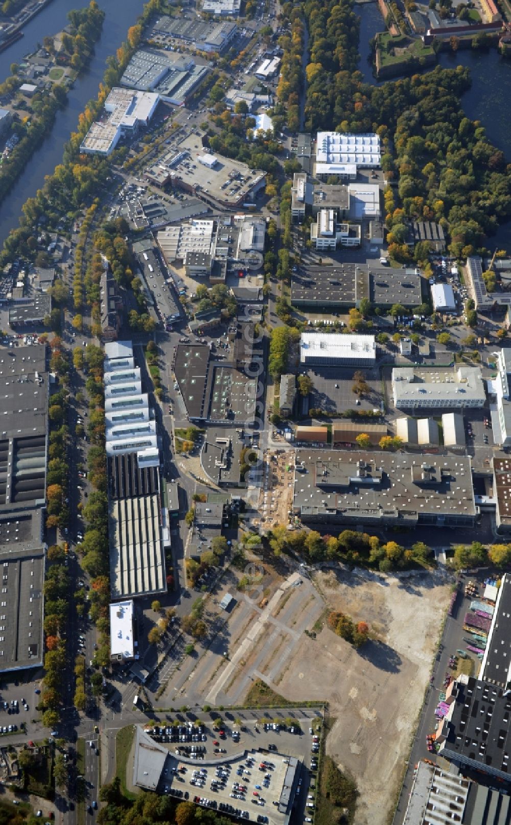 Berlin from the bird's eye view: View of the BMW factory in the district of Spandau in Berlin