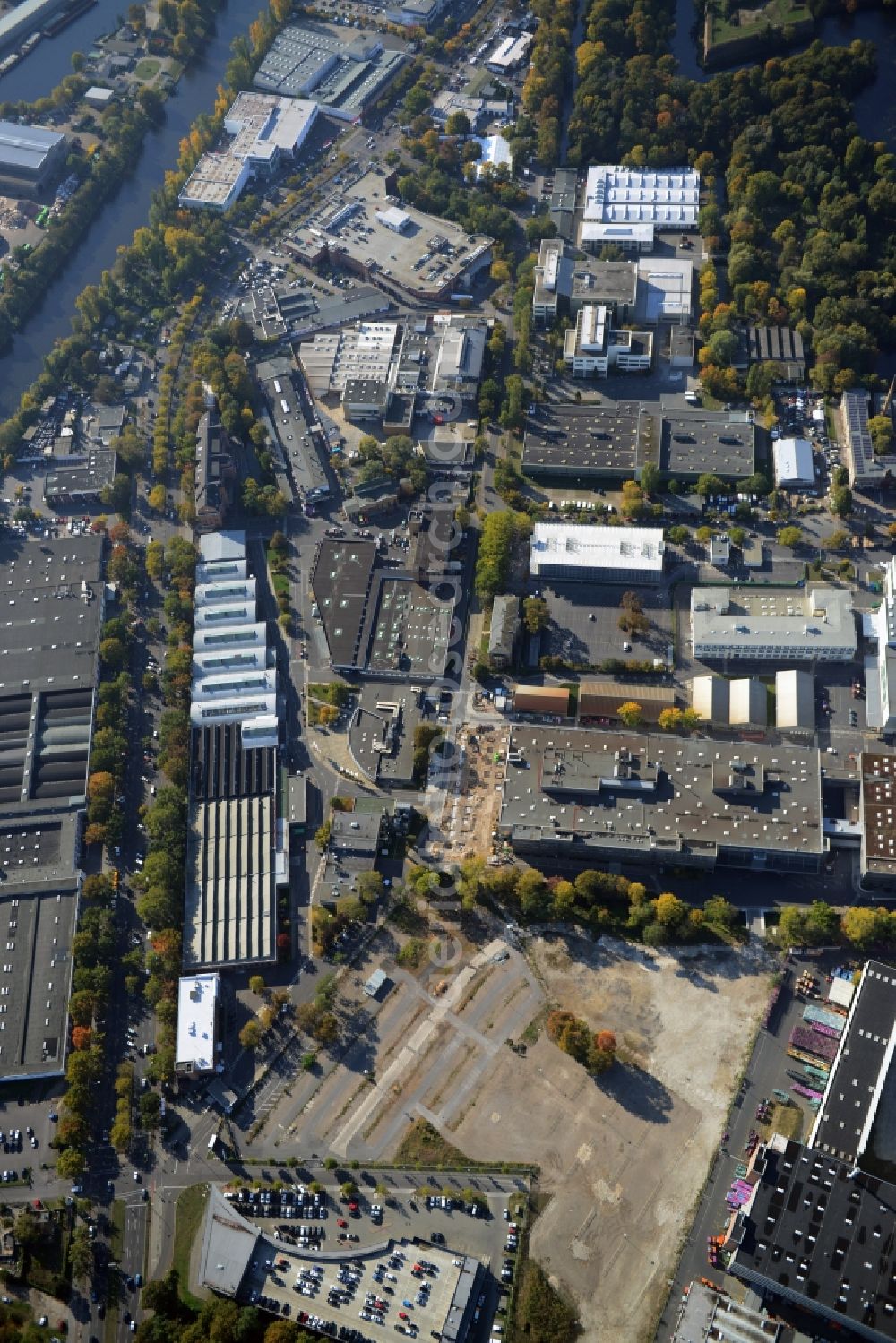 Aerial image Berlin - View of the BMW factory in the district of Spandau in Berlin