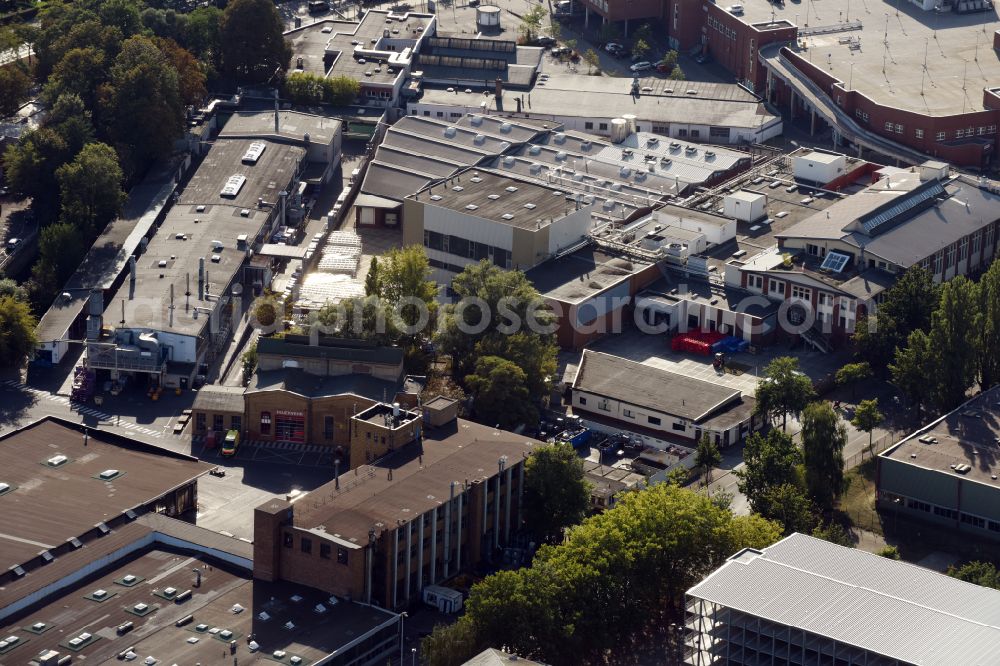 Aerial photograph Berlin - Factory area of the Bayerische Motoren Werke of BMW AG motorcycle plant at the Juliusturm in the district of Spandau in Berlin, Germany