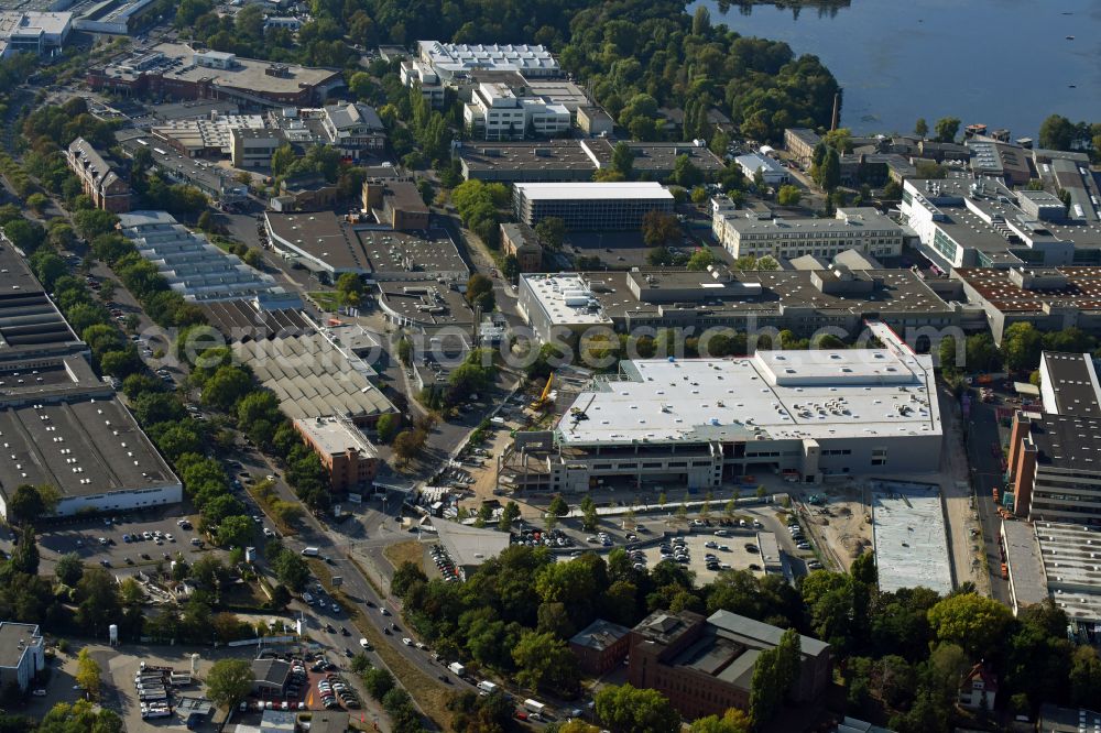 Aerial photograph Berlin - Factory area of the Bayerische Motoren Werke of BMW AG motorcycle plant at the Juliusturm in the district of Spandau in Berlin, Germany