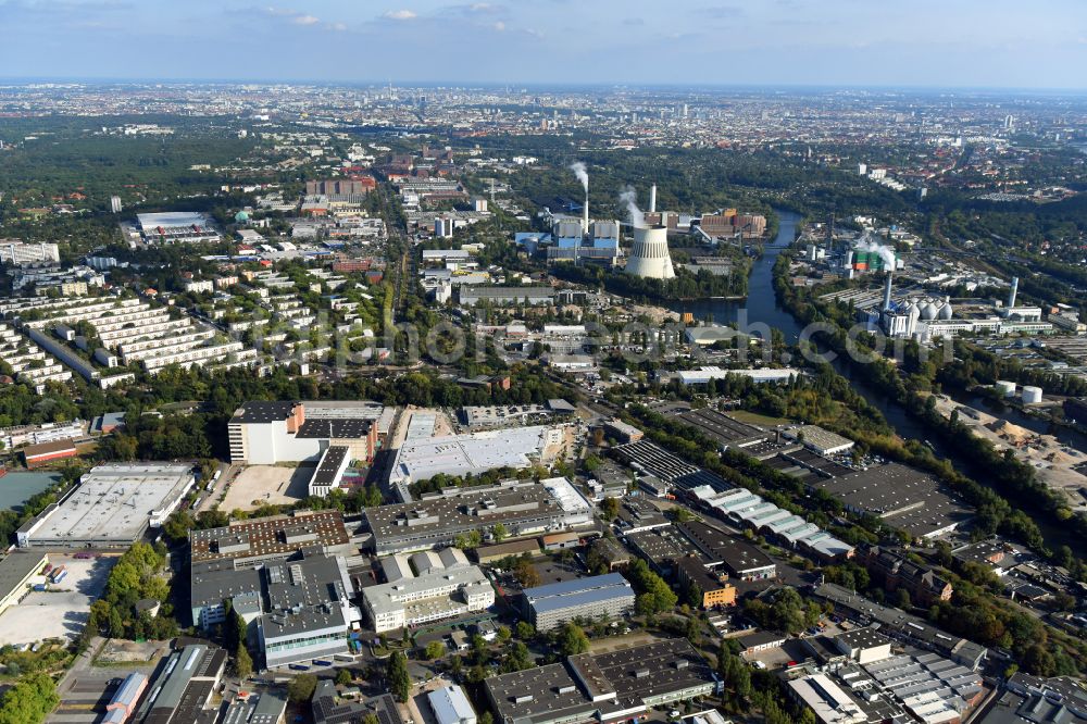 Aerial image Berlin - Factory area of the Bayerische Motoren Werke of BMW AG motorcycle plant at the Juliusturm in the district of Spandau in Berlin, Germany