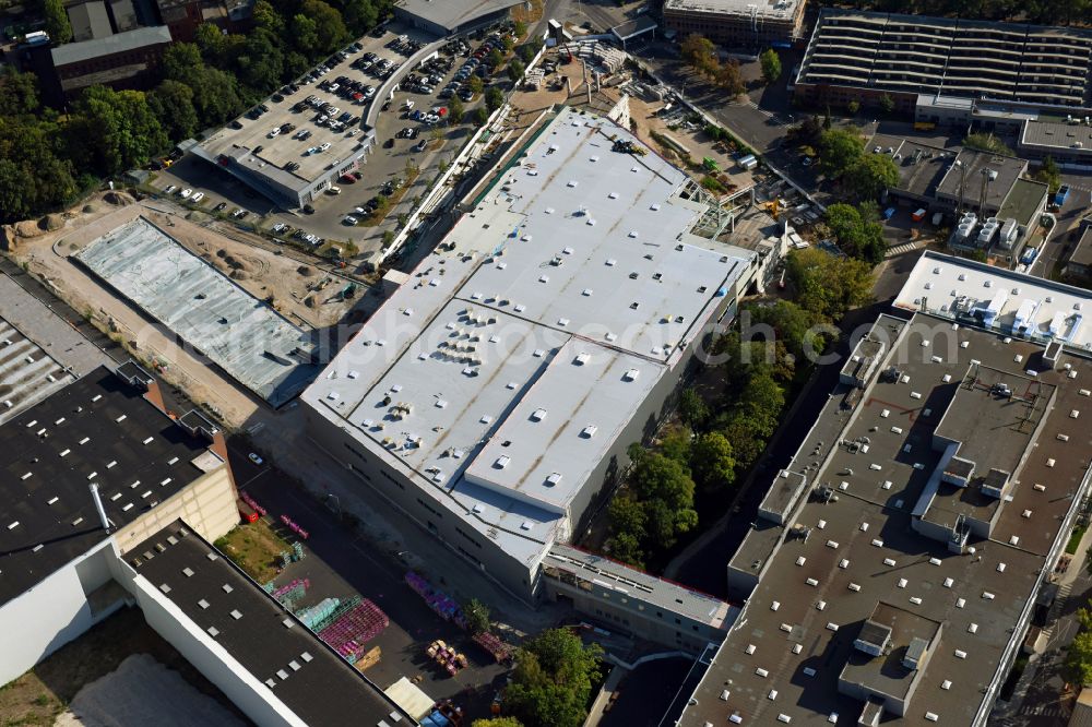 Aerial image Berlin - Factory area of the Bayerische Motoren Werke of BMW AG motorcycle plant at the Juliusturm in the district of Spandau in Berlin, Germany