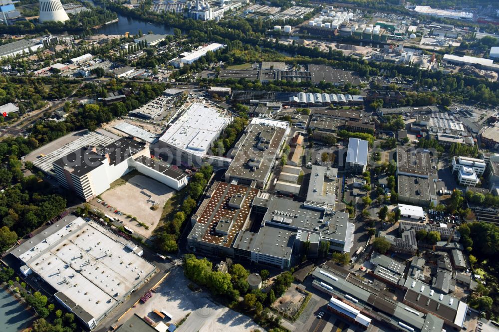 Aerial image Berlin - Factory area of the Bayerische Motoren Werke of BMW AG motorcycle plant at the Juliusturm in the district of Spandau in Berlin, Germany