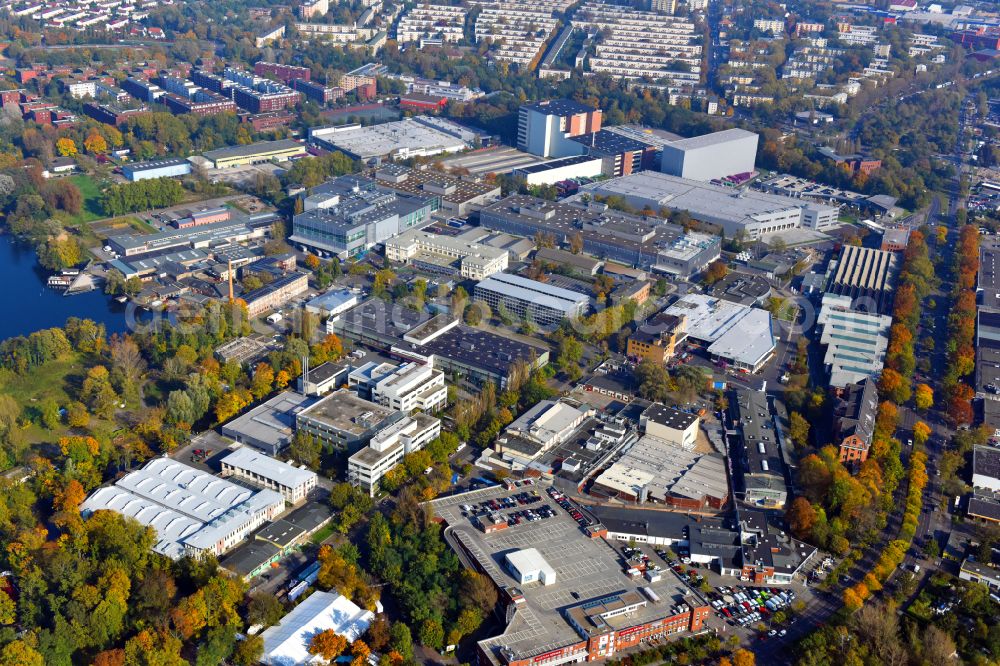 Aerial photograph Berlin - Factory area of the Bayerische Motoren Werke of BMW AG motorcycle plant at the Juliusturm in the district of Spandau in Berlin, Germany