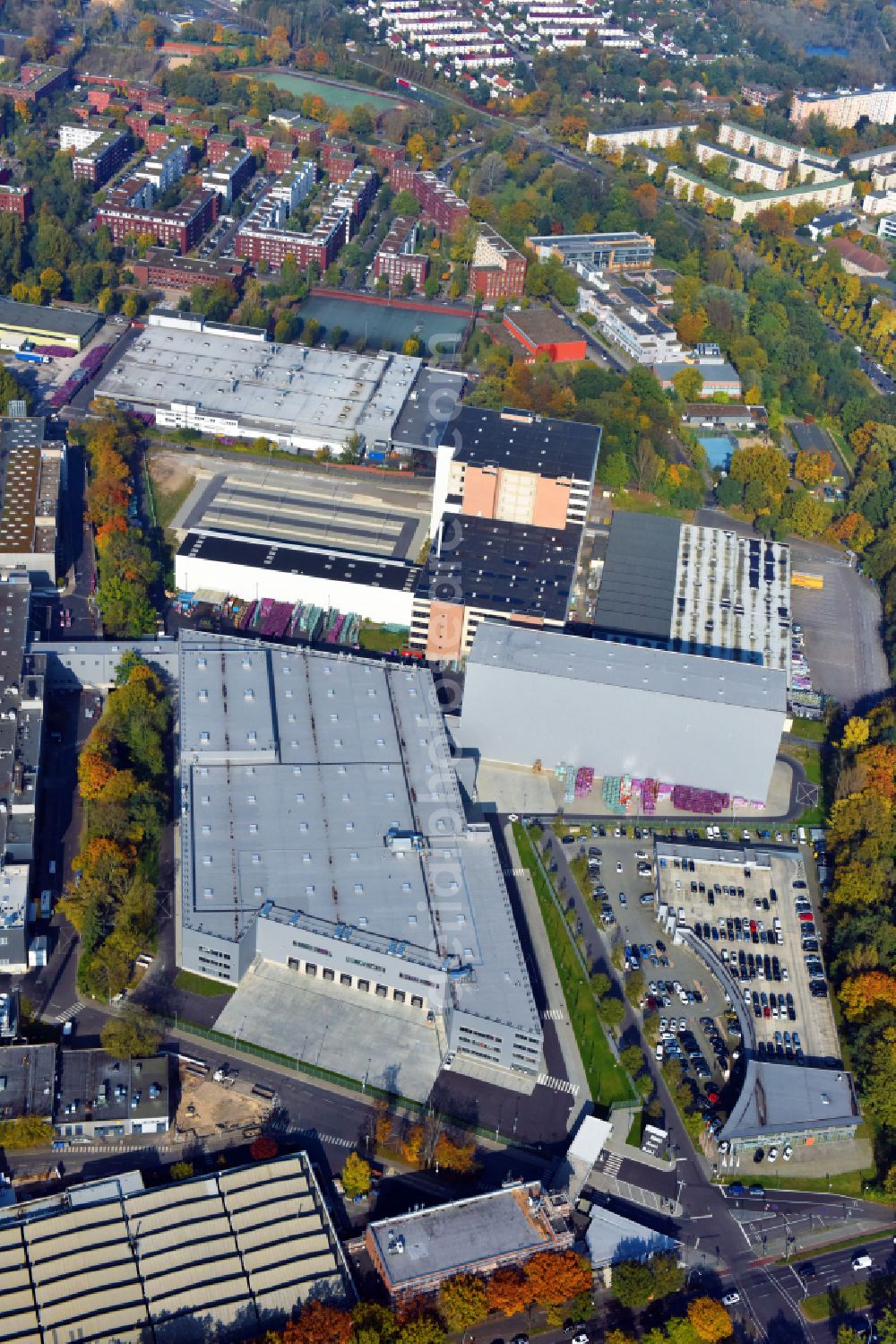 Aerial image Berlin - Factory area of the Bayerische Motoren Werke of BMW AG motorcycle plant at the Juliusturm in the district of Spandau in Berlin, Germany