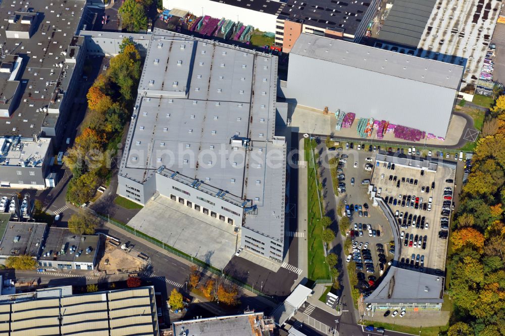 Aerial photograph Berlin - Factory area of the Bayerische Motoren Werke of BMW AG motorcycle plant at the Juliusturm in the district of Spandau in Berlin, Germany