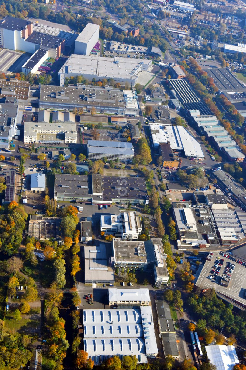 Aerial image Berlin - Factory area of the Bayerische Motoren Werke of BMW AG motorcycle plant at the Juliusturm in the district of Spandau in Berlin, Germany