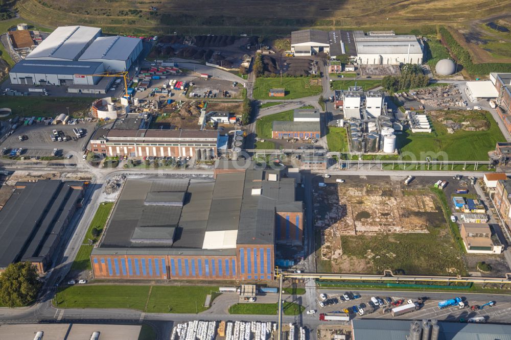 Lünen from above - Building and production halls on the premises of Befesa Salzschlacke GmbH in the district Alstedde in Luenen in the state North Rhine-Westphalia, Germany