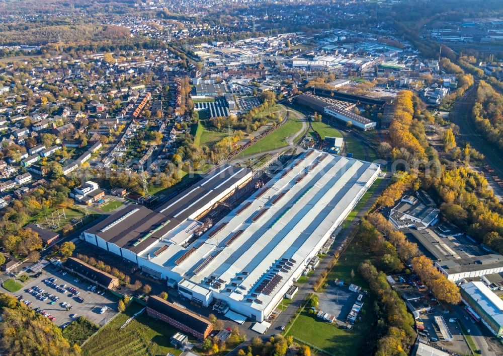 Dinslaken from above - Building and production halls on the premises of BENTELER International Aktiengesellschaft at the Luisenstrasse in Dinslaken in the state North Rhine-Westphalia, Germany