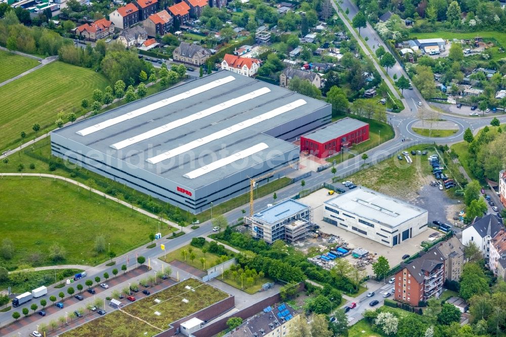 Aerial image Gelsenkirchen - Building and production halls on the premises of of BEPRO Blech and Profilstahl Handelsgesellschaft mbH & Co. KG on Consolstrasse in Gelsenkirchen in the state North Rhine-Westphalia, Germany