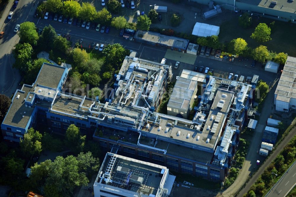 Aerial photograph Berlin Neukölln - The premises of BIOTRONIK SE & Co. KG in Woermannkehre in Berlin Neukölln