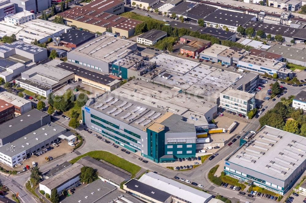 Ennepetal from above - Factory premises and production building of BIW Isolierstoffe GmbH in the Oeklinghausen industrial park on Memelstrasse at the corner of Pregelstrasse in Ennepetal in the state North Rhine-Westphalia, Germany