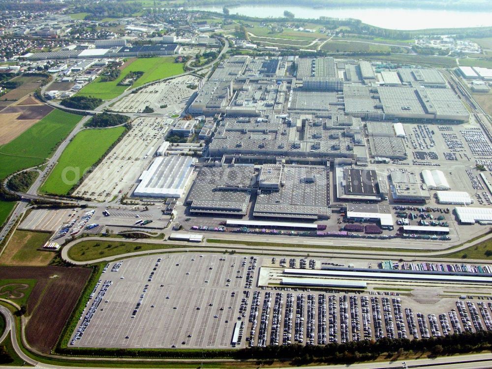 Aerial image Dingolfing - Building and production halls on the premises of BMW facility in Dingolfing in the state Bavaria