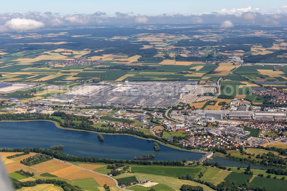 Dingolfing from the bird's eye view: Building and production halls on the premises of BMW facility 2.4 near the river Isar in Dingolfing in the state Bavaria