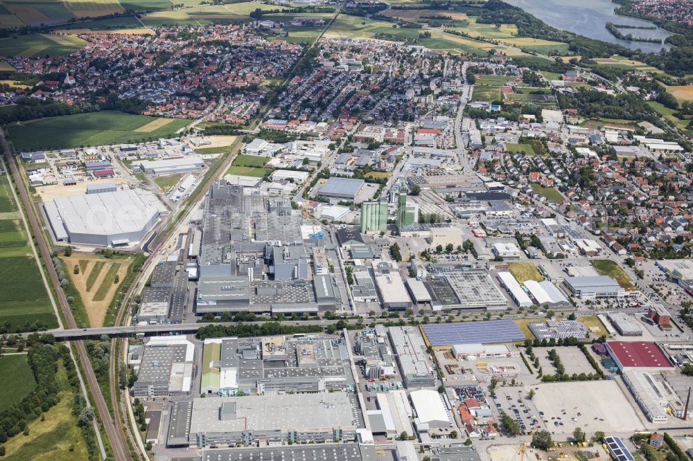 Landshut from the bird's eye view: Building and production halls on the premises of BMW factory 4.1 Landshut on Ohmstrasse in Landshut in the state Bavaria, Germany