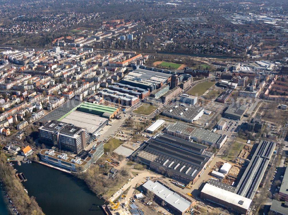 Aerial photograph Berlin - Building and production halls on the premises der BORSIG GmbH on Engelsstrasse in the district Tegel in Berlin, Germany