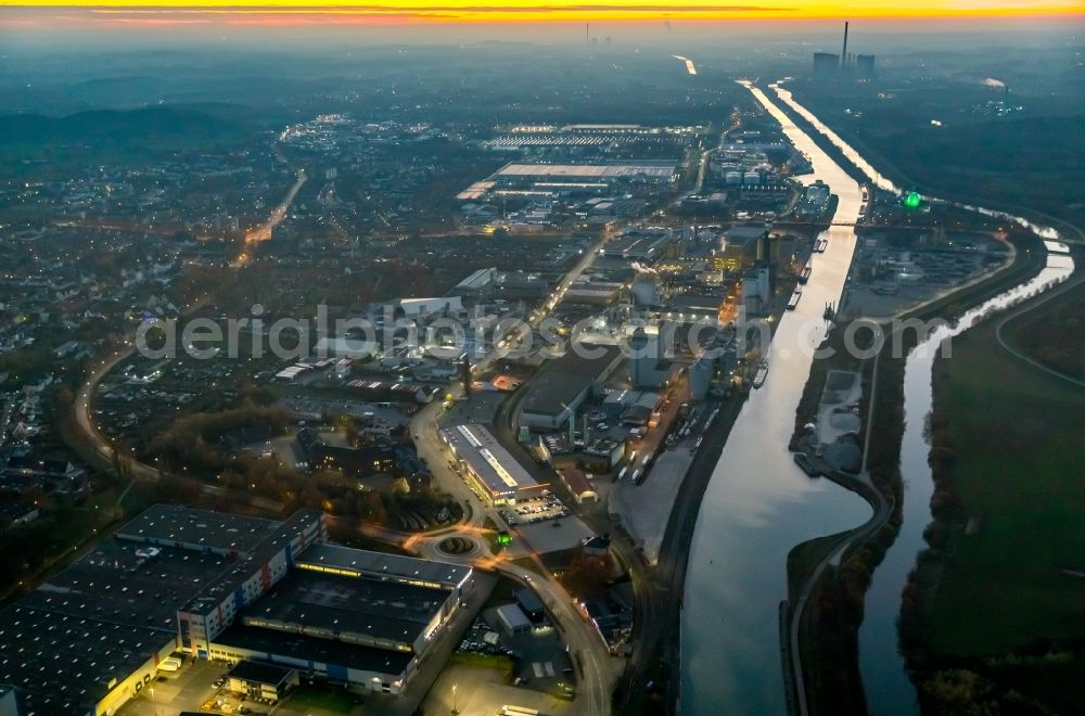 Aerial image Hamm - Building and production halls on the premises of of Broekelmann + Co a?? Oelmuehle GmbH + Co on Hafenstrasse in Hamm in the state North Rhine-Westphalia, Germany