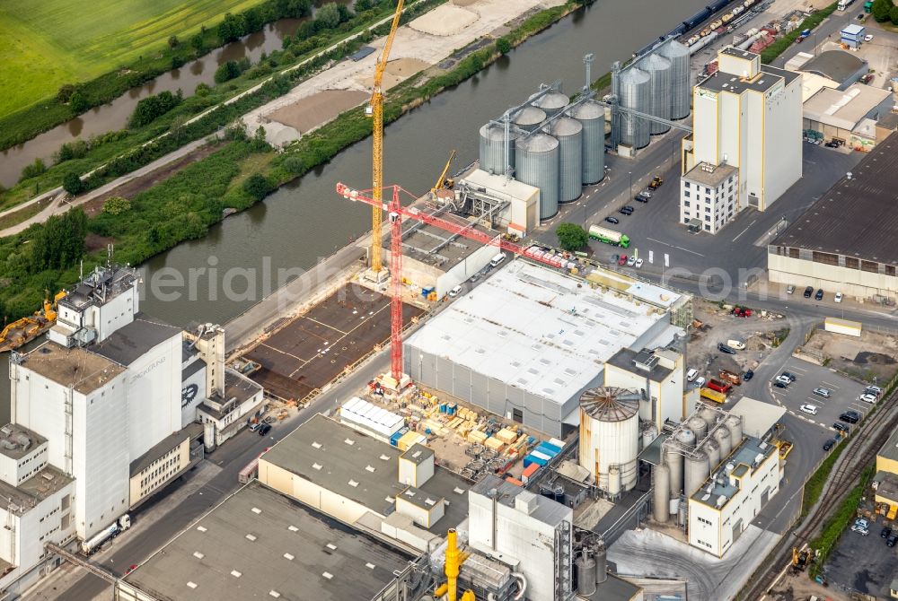 Aerial photograph Hamm - Building and production halls on the premises of of Broekelmann + Co Oelmuehle GmbH + Co on Hafenstrasse in Hamm in the state North Rhine-Westphalia, Germany