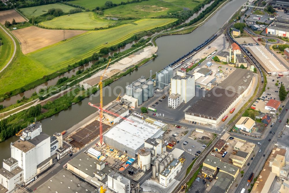 Hamm from above - Building and production halls on the premises of of Broekelmann + Co Oelmuehle GmbH + Co on Hafenstrasse in Hamm in the state North Rhine-Westphalia, Germany