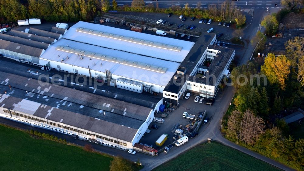 Aerial photograph Königswinter - Building and production halls on the premises of BRUNE Sitzmoebel GmbH on Flurweg in the district Oberpleis in Koenigswinter in the state North Rhine-Westphalia, Germany