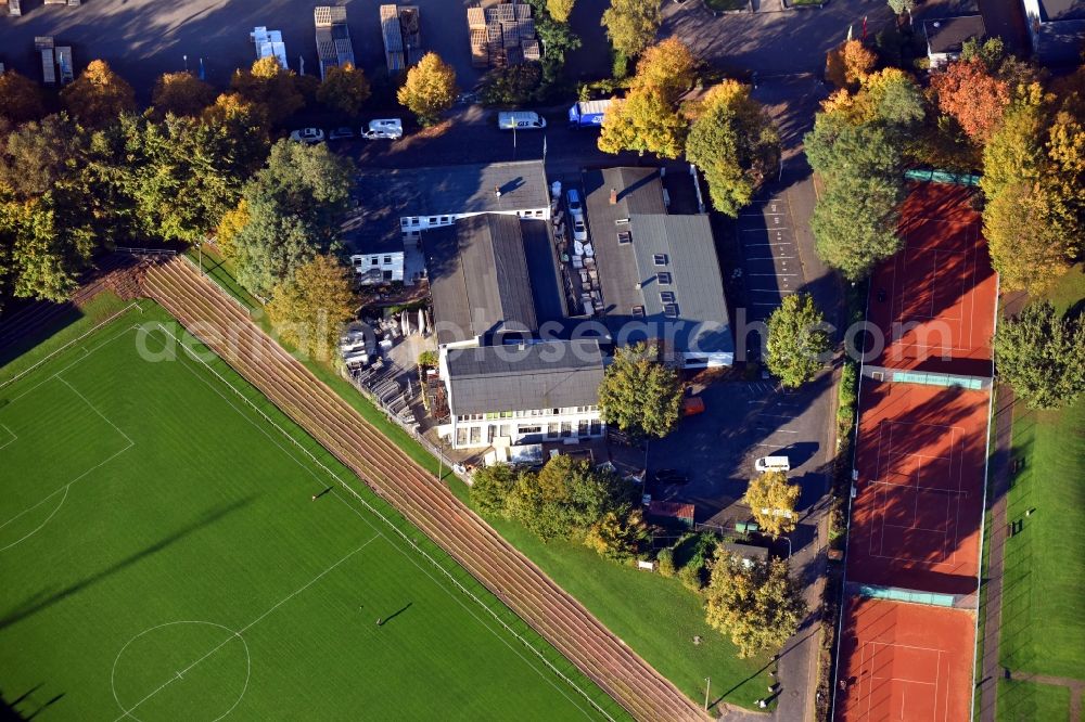 Hamburg from above - Building and production halls on the premises of BRUNS & MOeLLENDORFF GMBH & CO. KG on Waidmannstrasse in the district Altona in Hamburg, Germany