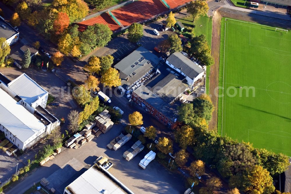 Aerial photograph Hamburg - Building and production halls on the premises of BRUNS & MOeLLENDORFF GMBH & CO. KG on Waidmannstrasse in the district Altona in Hamburg, Germany