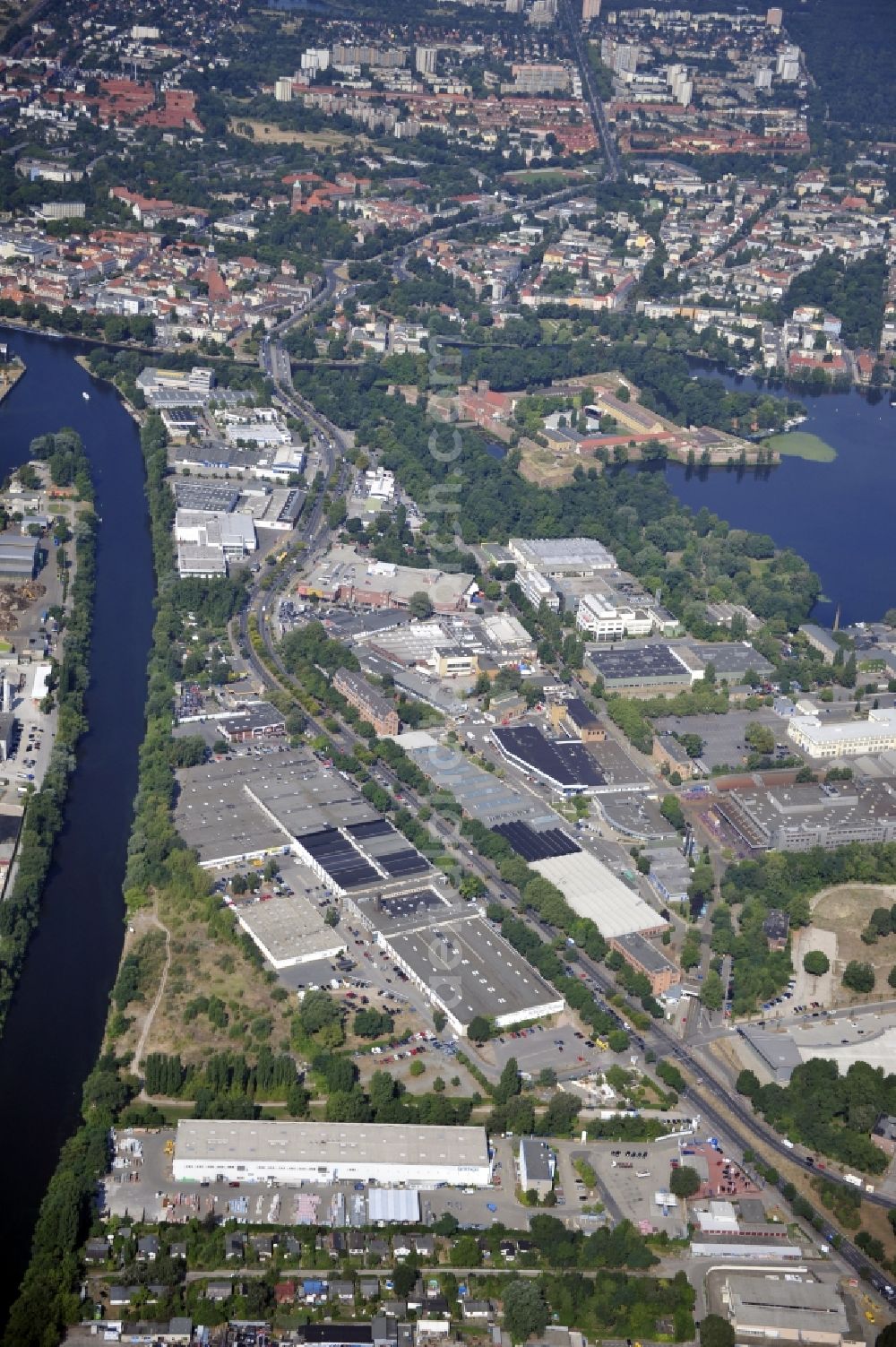 Berlin from above - Building and production halls on the premises of Baethge Baustoffe GmbH & Co. KG Am Juliusturm in the district Spandau in Berlin, Germany