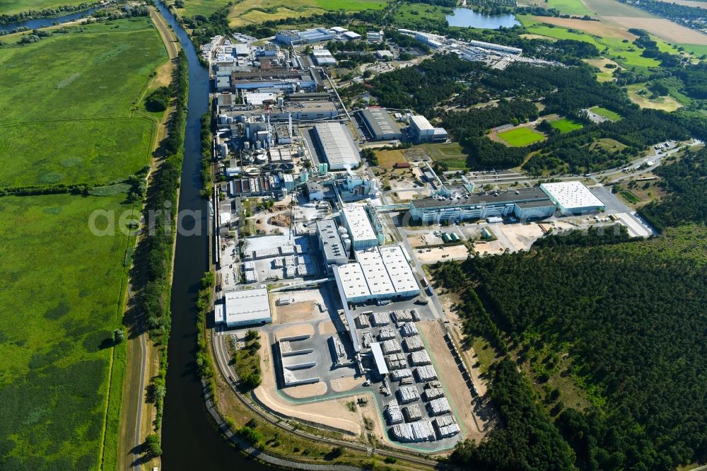 Schwedt/Oder from the bird's eye view: Building and production halls on the premises of BTS - Brandenburger Tapeten Schwedt GmbH on Kuhheide in the district Vierraden in Schwedt/Oder in the state Brandenburg, Germany