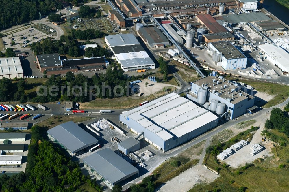 Aerial image Schwedt/Oder - Building and production halls on the premises of BTS - Brandenburger Tapeten Schwedt GmbH on Kuhheide in the district Vierraden in Schwedt/Oder in the state Brandenburg, Germany