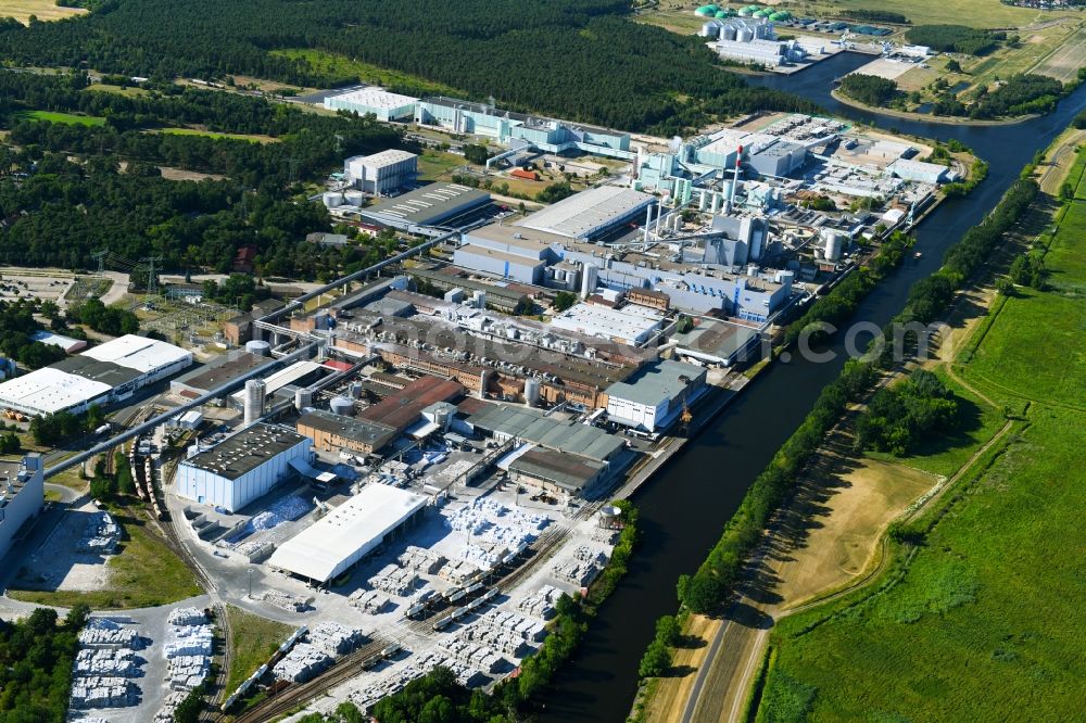 Aerial photograph Schwedt/Oder - Building and production halls on the premises of BTS - Brandenburger Tapeten Schwedt GmbH on Kuhheide in the district Vierraden in Schwedt/Oder in the state Brandenburg, Germany