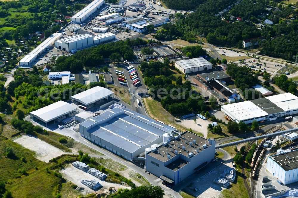 Aerial image Schwedt/Oder - Building and production halls on the premises of BTS - Brandenburger Tapeten Schwedt GmbH on Kuhheide in the district Vierraden in Schwedt/Oder in the state Brandenburg, Germany