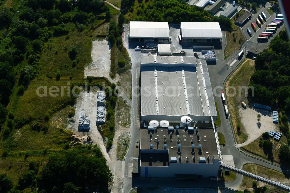 Schwedt/Oder from the bird's eye view: Building and production halls on the premises of BTS - Brandenburger Tapeten Schwedt GmbH on Kuhheide in the district Vierraden in Schwedt/Oder in the state Brandenburg, Germany