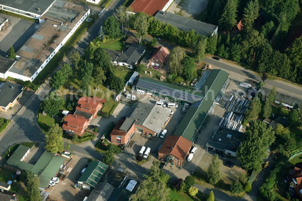 Aerial photograph Munster - Building and production halls on the premises of Busse Alu-Bau GmbH An der Raubkammer in Munster in the state Lower Saxony