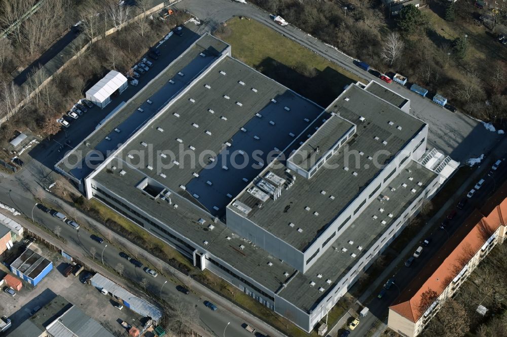 Aerial photograph Berlin - Building and production halls on the premises of BVZ Berliner Zeitungsdruck GmbH Am Wasserwerk in the district Lichtenberg in Berlin