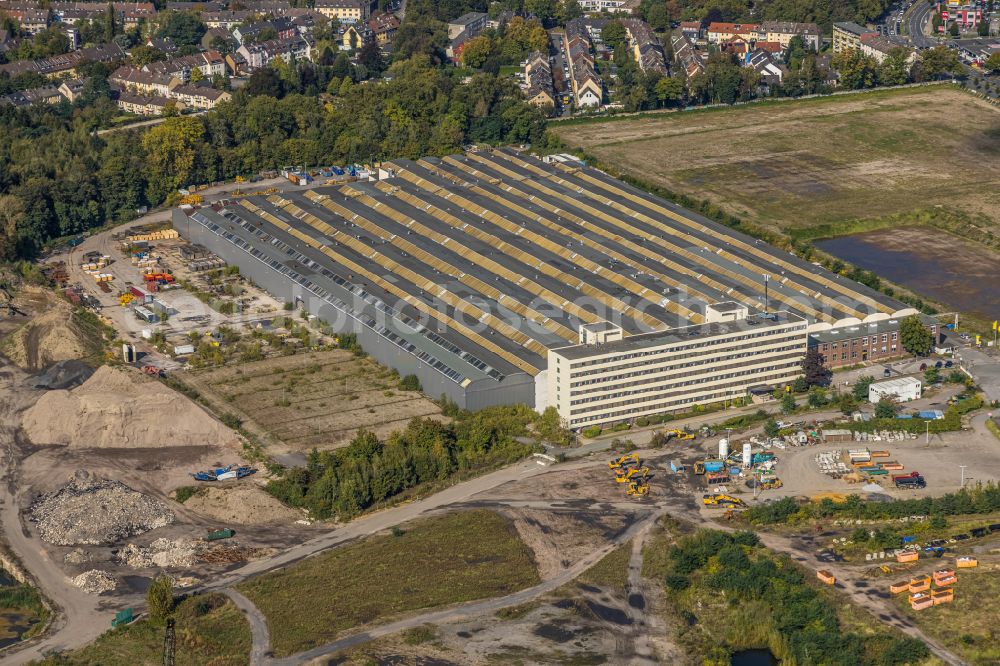 Essen from above - Building and production halls on the factory premises of Cantec GmbH & Co. KG on Helenenstrasse in the district Stadtbezirke IV in Essen in the state North Rhine-Westphalia, Germany