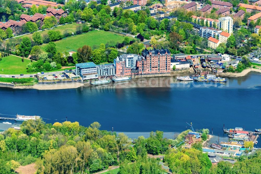 Hamburg from above - Building and production halls on the premises Cargill Texturizing Solutions Deutschland GmbH & Co. KG in Hamburg, Germany