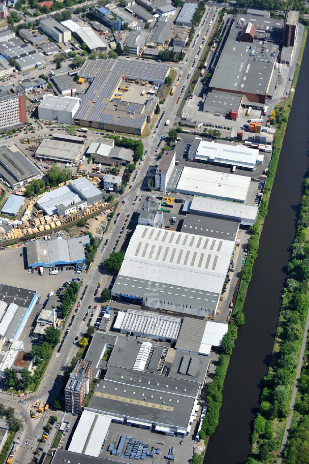 Berlin from above - Werksgelände der Carl Spaeter GmbH Stahlgroßhandel an der Nobelstraße 33 in Berlin. Work area Carl Später GmbH steel wholesale at the Nobelstraße in Berlin.