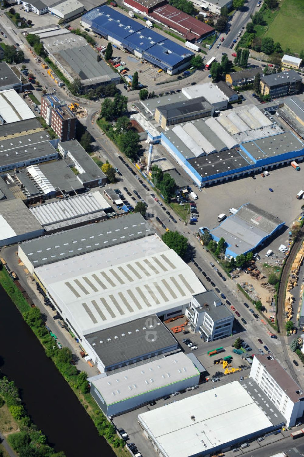 Aerial image Berlin - Werksgelände der Carl Spaeter GmbH Stahlgroßhandel an der Nobelstraße 33 in Berlin. Work area Carl Später GmbH steel wholesale at the Nobelstraße in Berlin.