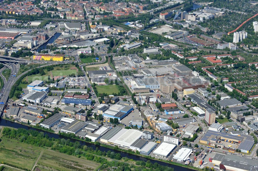 Berlin from the bird's eye view: Werksgelände der Carl Spaeter GmbH Stahlgroßhandel an der Nobelstraße 33 in Berlin. Work area Carl Später GmbH steel wholesale at the Nobelstraße in Berlin.