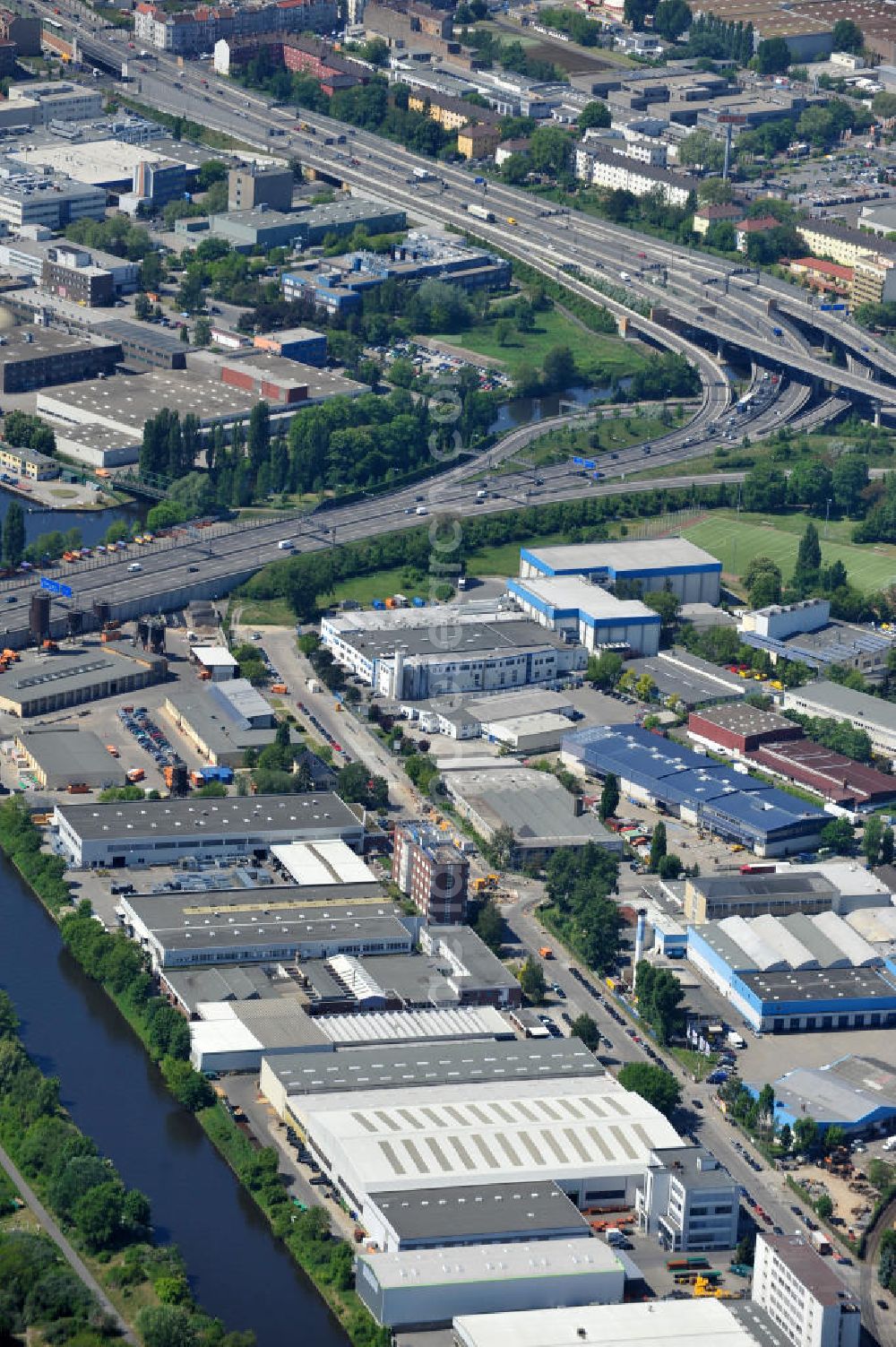 Aerial photograph Berlin - Werksgelände der Carl Spaeter GmbH Stahlgroßhandel an der Nobelstraße 33 in Berlin. Work area Carl Später GmbH steel wholesale at the Nobelstraße in Berlin.