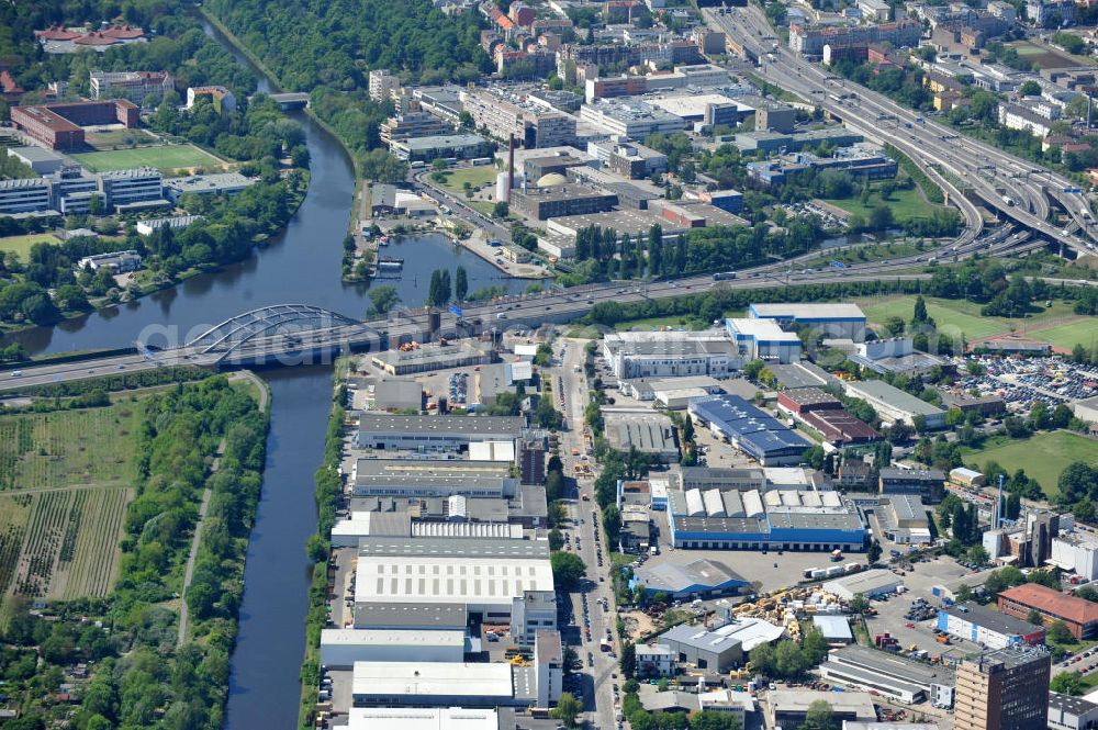 Aerial photograph Berlin - Werksgelände der Carl Spaeter GmbH Stahlgroßhandel an der Nobelstraße 33 in Berlin. Work area Carl Später GmbH steel wholesale at the Nobelstraße in Berlin.