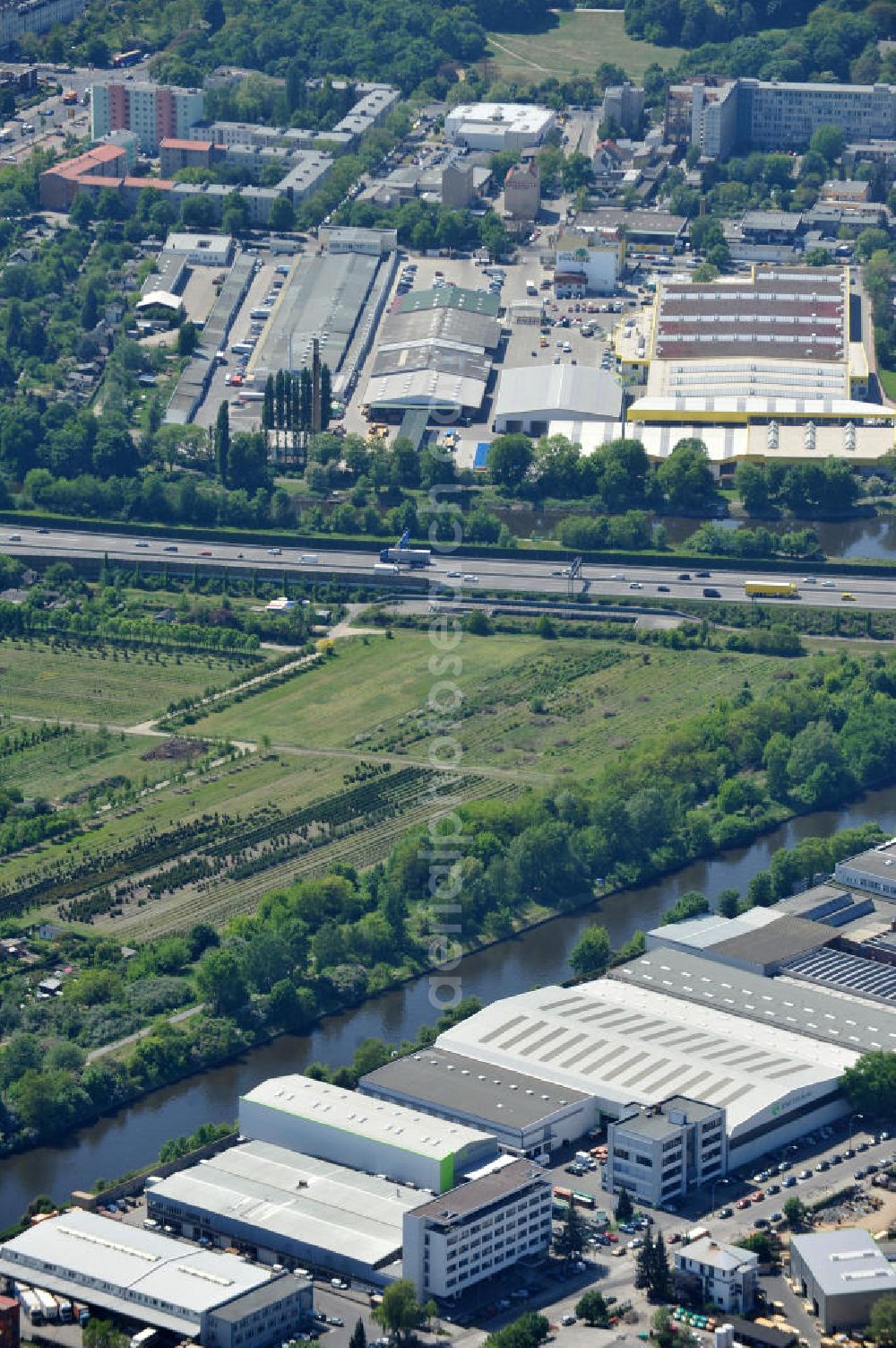 Berlin from the bird's eye view: Werksgelände der Carl Spaeter GmbH Stahlgroßhandel an der Nobelstraße 33 in Berlin. Work area Carl Später GmbH steel wholesale at the Nobelstraße in Berlin.