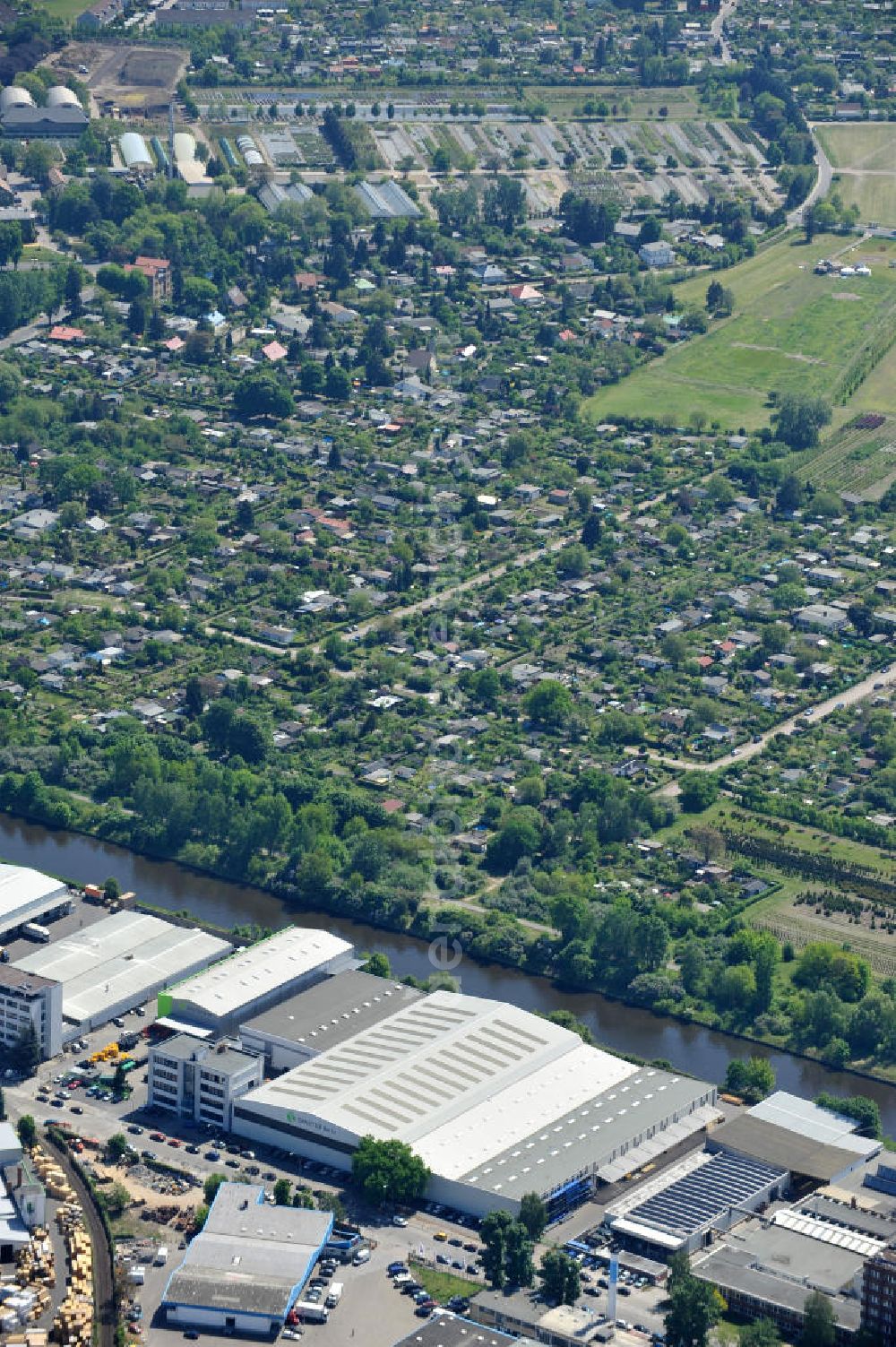 Aerial photograph Berlin - Werksgelände der Carl Spaeter GmbH Stahlgroßhandel an der Nobelstraße 33 in Berlin. Work area Carl Später GmbH steel wholesale at the Nobelstraße in Berlin.